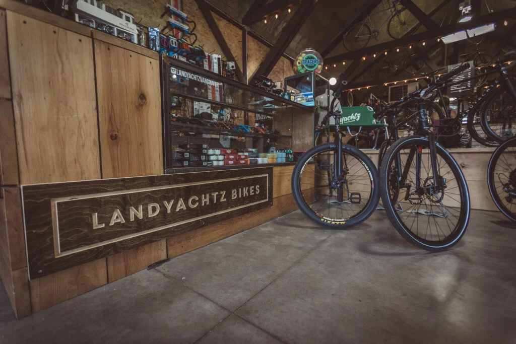 Landyachtz-Bikes-Vancouver-1146-union-shop